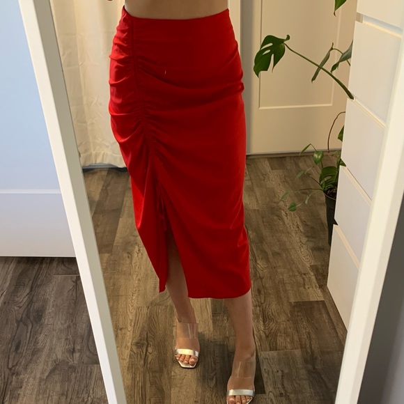 Zara Ruched Red Midi Skirt - Picture 1 of 3